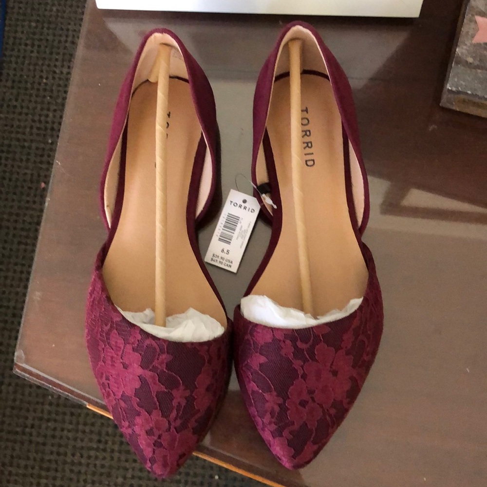 Torrid NWT Flats-Marked 6.5, run BIG - Picture 3 of 3